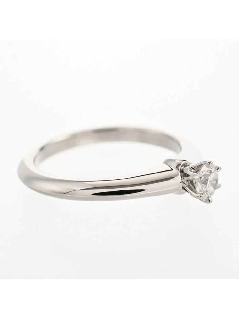 Tiffany & Co Ring Classic Solitaire